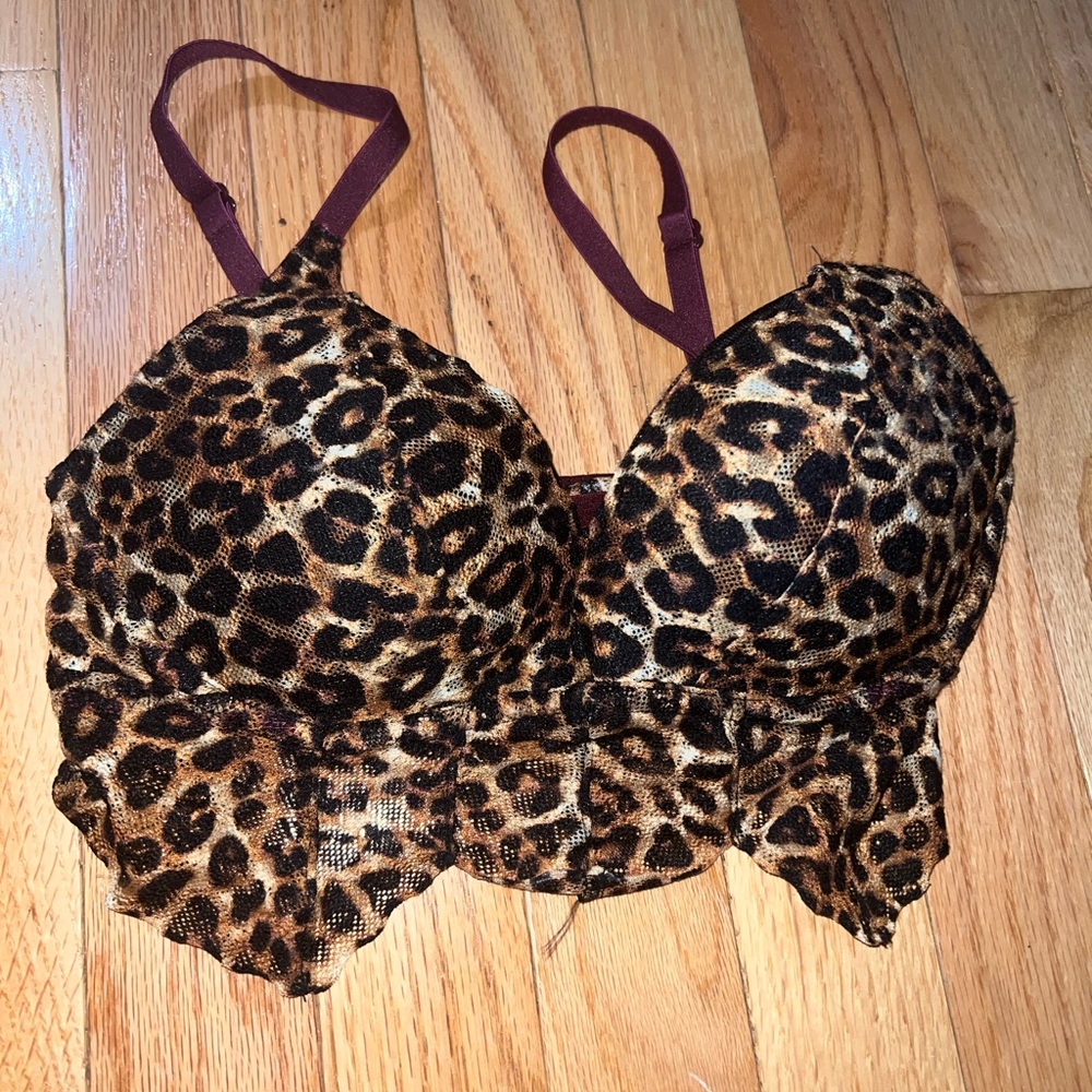 Pink Victoria’s Secret push up brat